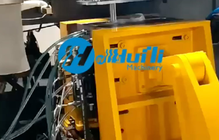 Extrusion-Blow-Molding-for-USA2.jpg